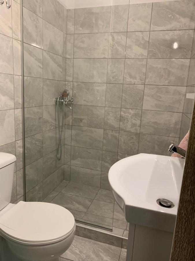 Appartement Holodek Ground & Semibasement *